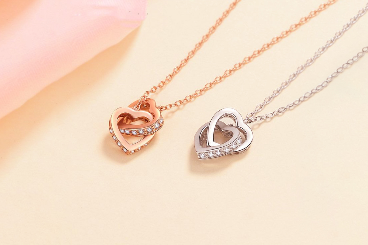 5 heart shaped pendant for couples in gold