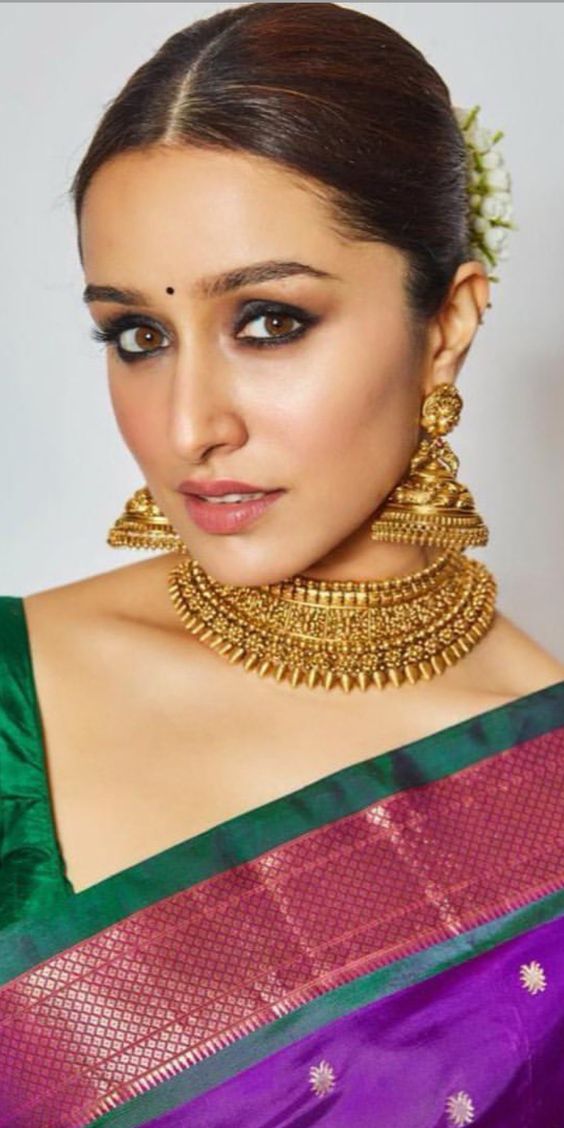 Indian Celeb Wearing Affordable Gold Earrings